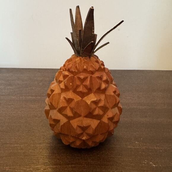 Wooden Pineapple with Bird Hand Carved MCM Vintage Hospitality Welcome Fruit - Picture 8 of 11